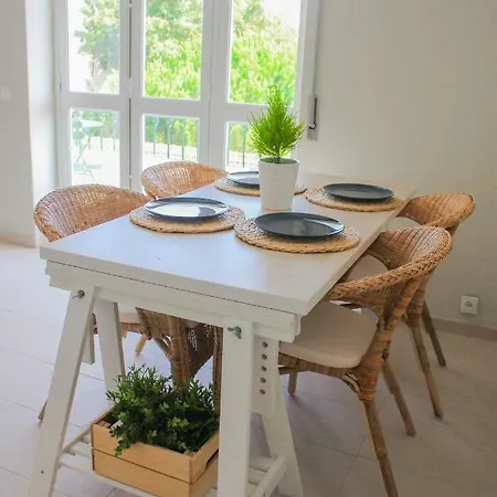 Your Place In Apartment *